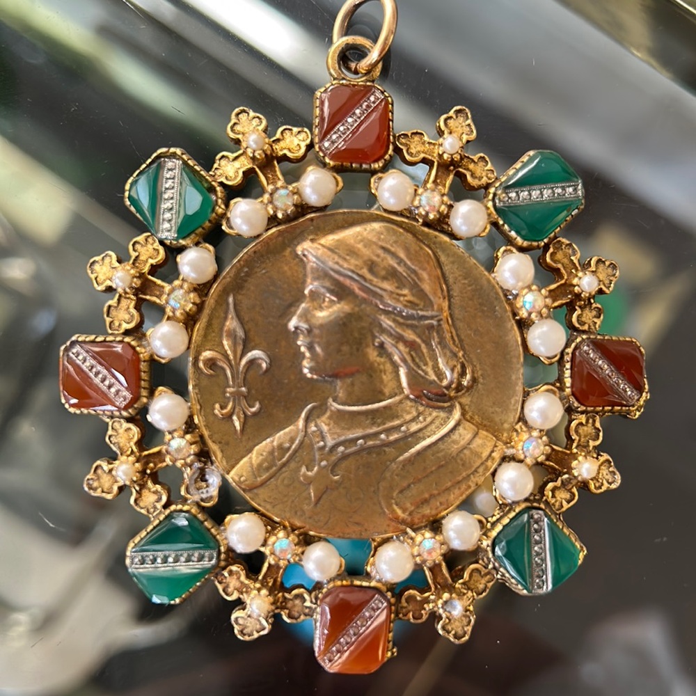 VTG Coin Medallion Pendant, gold color with rhinestones and resin stones